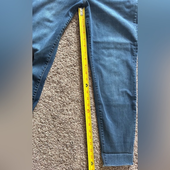 Liverpool Abbey ankle skinny, Anniston wash, 10P. - Picture 7 of 7